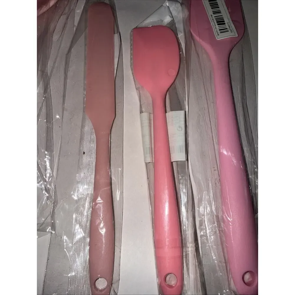 NWT Set Of Four Pink Silicone Spatulas & Strainer W/ Free Bonus Plastic Ladle